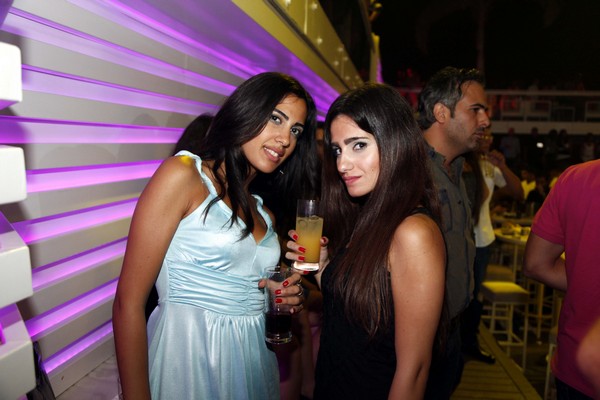 Cirque du Soir @ White